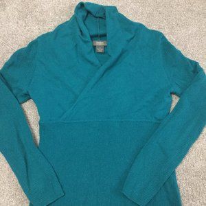 Neiman Marcus  V-Neck Cashmere Sweater